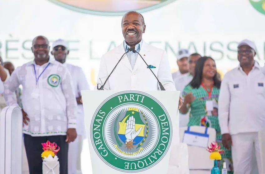 À l’ère de la transition au Gabon, le parti autrefois au pouvoir se réorganise.