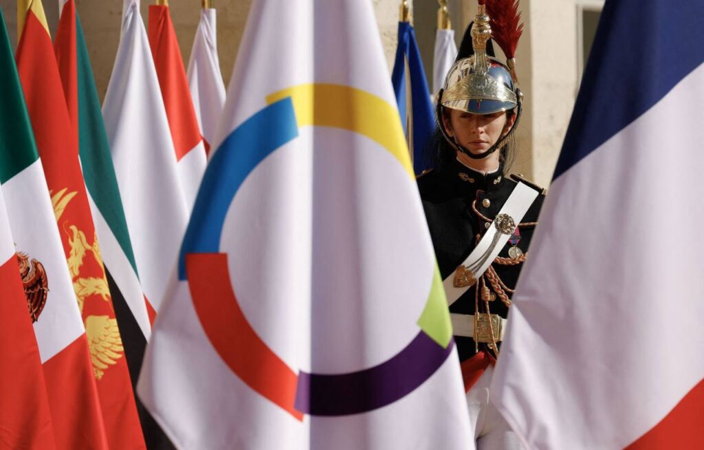Les autorités nigériennes ont annoncé leurs retraits de la francophonie ce lundi 17 mars 2025. L’organisation compte désormais 87 pays dont le Mali et le Burkina-Faso Etat membre de l’Alliance des Etats du Sahel AES. Le pays était sous le coup de sanction de l’OIF suite au renversement du régime de Mohamad Bazoum.