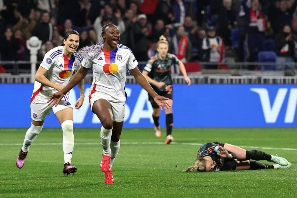 Football féminin : L'OL s'envole vers les demies, après une double-confrontation maîtrisée face au Bayern