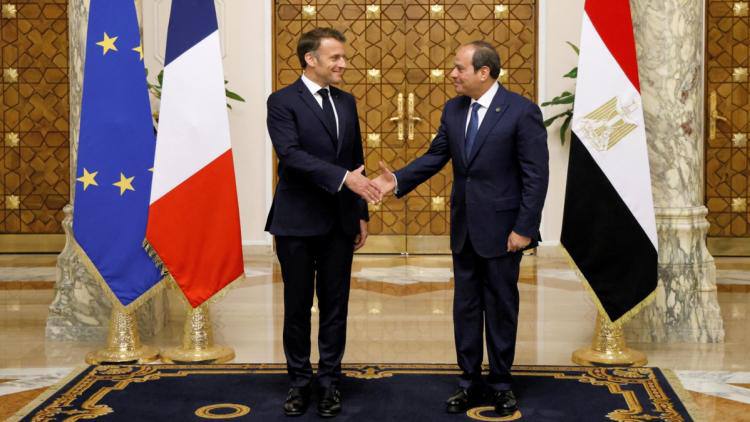 Emmanuel Macron en Egypte pour discuter de la situation sécuritaire au moyen orient.